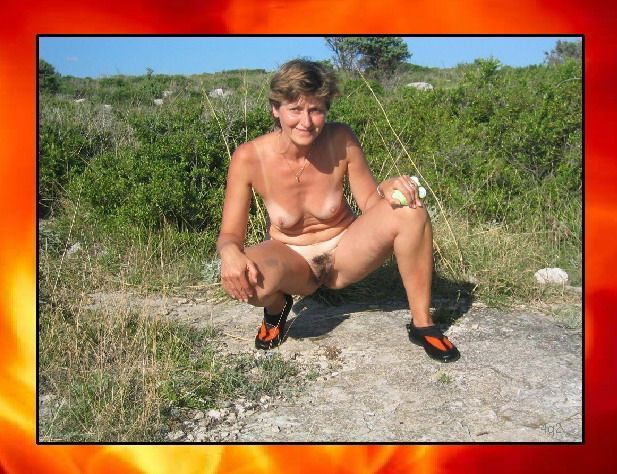 Зрелые тетки писают тетки писают зрелые